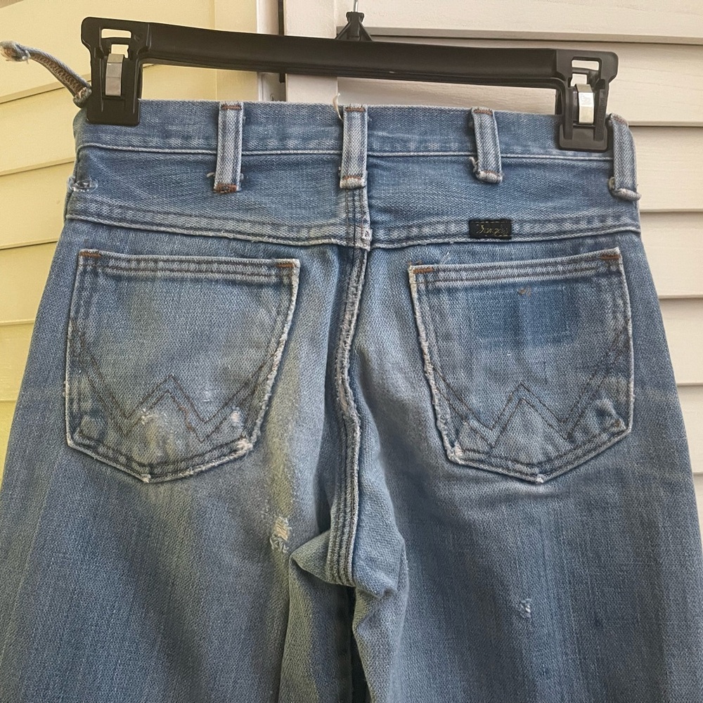 Vintage 1970’s Wrangler bell bottomed jeans 25”